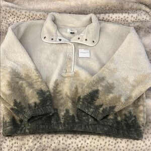 American Eagle Sherpa Fleece Graphic Henley Sweatshirt Green Alpine